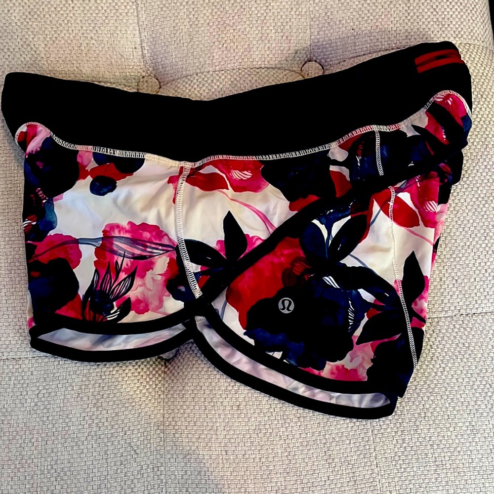 Lululemon size 8 two inch short